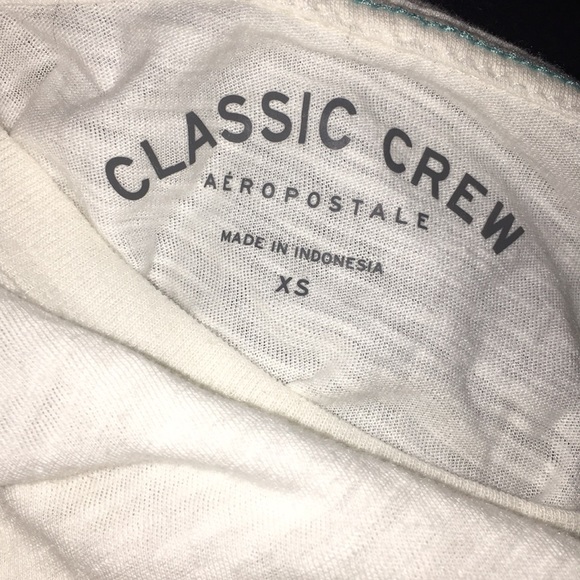 Aéropostale t shirt - Picture 2 of 2